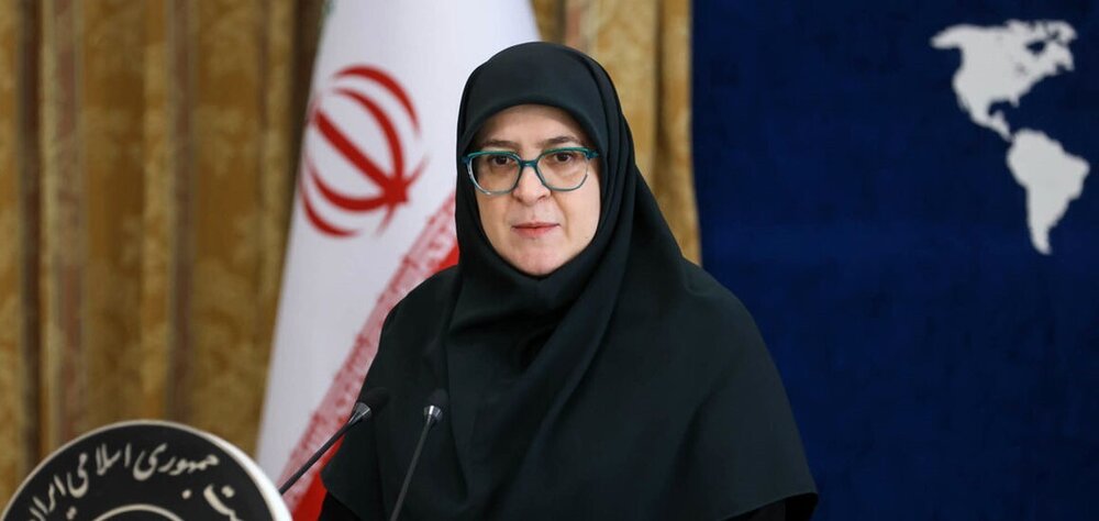 تأمین کالاهای اساسی با قدرت ادامه دارد/ بنزین به اندازه کافی ذخیره شده است تأمین کالاهای اساسی با قدرت ادامه دارد/ بنزین به اندازه کافی ذخیره شده است
