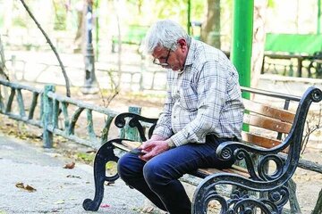 هشدار؛ کلاهبرداری از بازنشستگان کشوری به بهانه بیمه هشدار؛ کلاهبرداری از بازنشستگان کشوری به بهانه بیمه