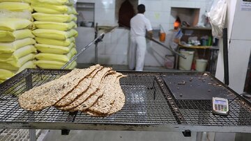 نان سنتی گران می‌شود؟/ این نانوایی‌ها تغییر قیمت دارند؛ مزد شاطرها چقدر است؟