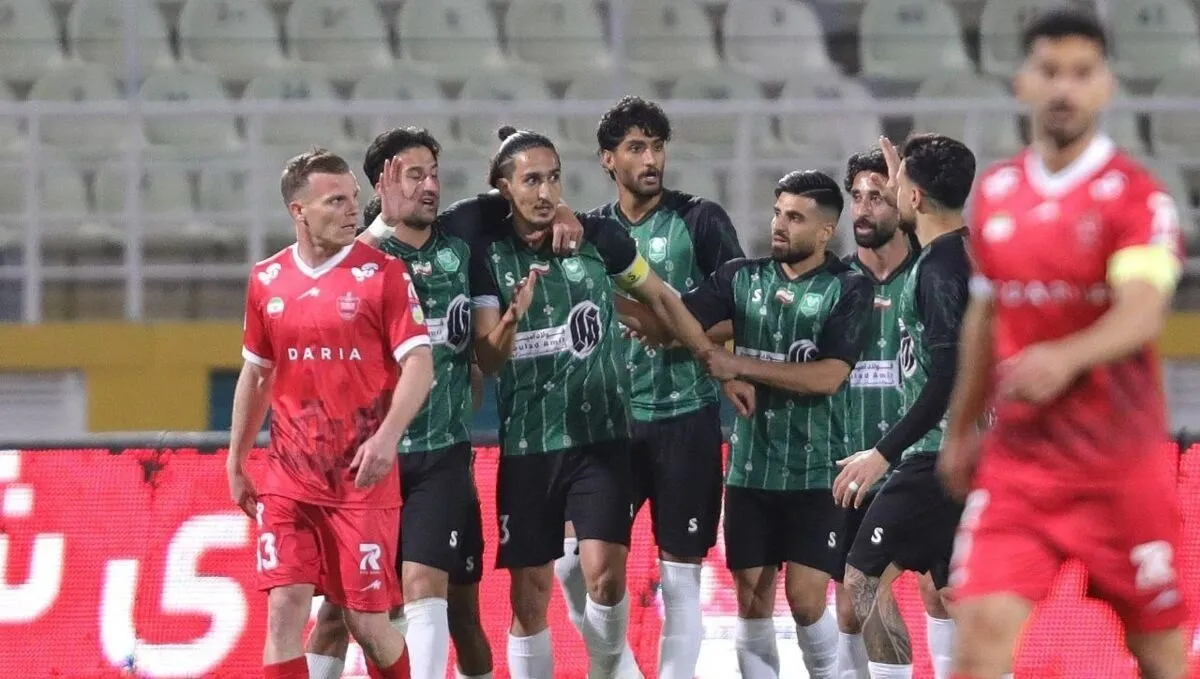مدافع پرسپولیسی در لیگ غوغا به پا کرد/ چرا پرسپولیس این ستاره را از دست داد؟